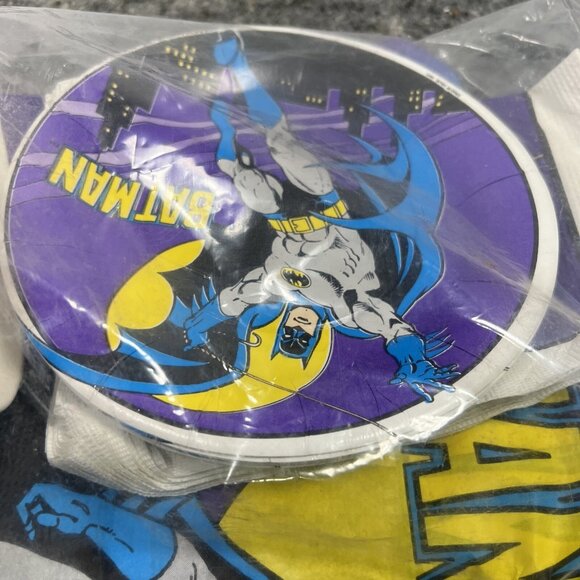 Vintage Batman Party Paks 1982 -  (Plates, Cups, Paper Table Cloth, Napkins) - Picture 7 of 9